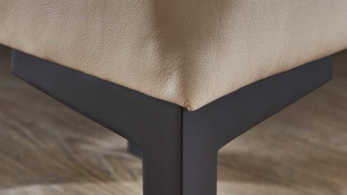 Ecksofa modulmaster aus Leder in Beige Modulmaster MM-PN1102 - Ecksofa perlfarbenes Leder Torro & schware Metallfüße - Stellfläche ca. 290 x 249 cm