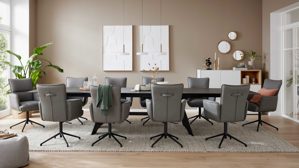 Vierfußstuhl Interliving aus Stoff in Hellgrau Interliving Esszimmer Serie 5123 – Armlehnstuhl mit Funktionen hellgraues Kunstleder LEA-TEX Delphin & schwarzes Metall