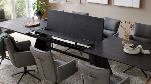 Auszugtisch Interliving aus Keramik in Schwarz Interliving Esszimmer Serie 5123 – Kulissentisch Glas-Keramik Oxid & schwarzes Metall - ca. 250 - 400 x 100 cm