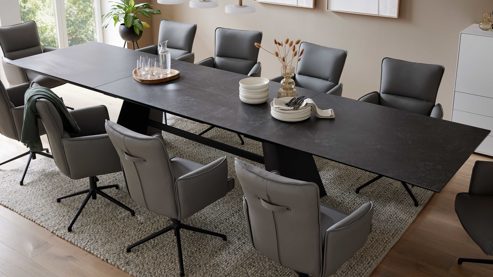 Auszugtisch Interliving aus Keramik in Schwarz Interliving Esszimmer Serie 5123 – Kulissentisch Glas-Keramik Oxid & schwarzes Metall - ca. 250 - 400 x 100 cm