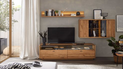 Wohnwand Interliving aus Holz in Holzfarben Interliving Wohnzimmer Serie 2027 - Wohnwand Asteiche - dreiteilig, Breite ca. 318 cm