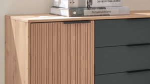 Kombikommode PARTNERRING COLLECTION aus Holz in Holzfarben PARTNERRING COLLECTION Schlafzimmerprogramm Valetta - Kombikommode Eiche Bianco & Graphit - zwei Türen, fünf Schubladen, Breite ca. 141 cm