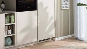 Einbauküche culineo® aus Holz in Beige Culineo® Einbauküche C615 mit AEG Einbaugeräten Sand & taupefarbenes Stripewood  - Stellfläche ca. 442 x 200 cm