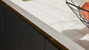 Einbauküche culineo® aus Holz in Schwarz Culineo® Einbauküche C382 mit gorenje Einbaugeräten Eiche Nero - Stellfläche ca. 335 x 305 cm