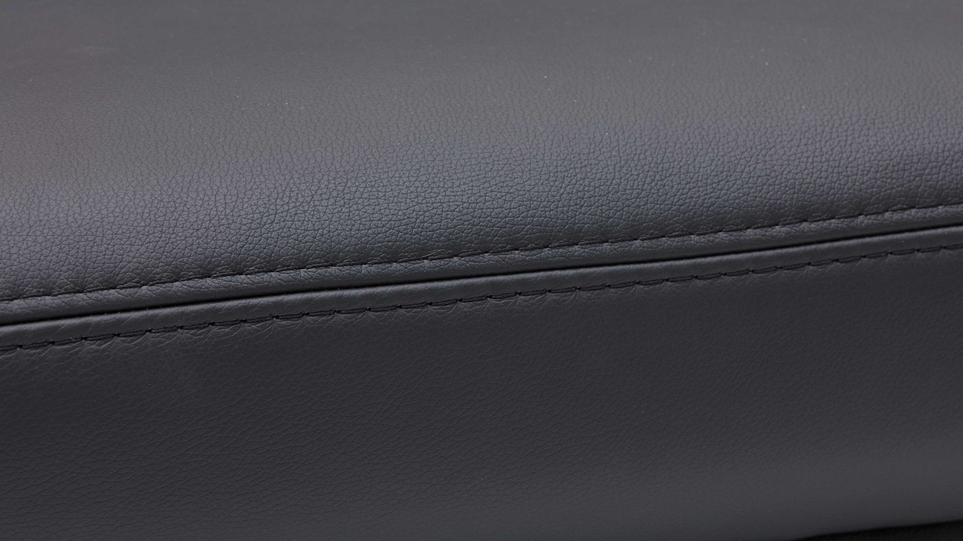 Dreisitzer Steinpol polsteria aus Leder in Schwarz Leder-Dreisitzer schwarzes Leder Punch & Alufüße - Länge ca. 185 cm