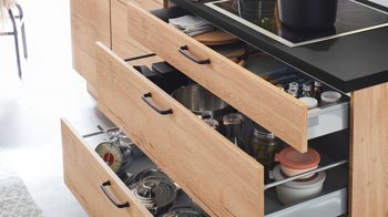 Einbauküche Nobilia® aus Holz in Holzfarben Hell nobilia® Einbauküche Structura mit Einbaugeräten Eiche Sierra – zweizeilig