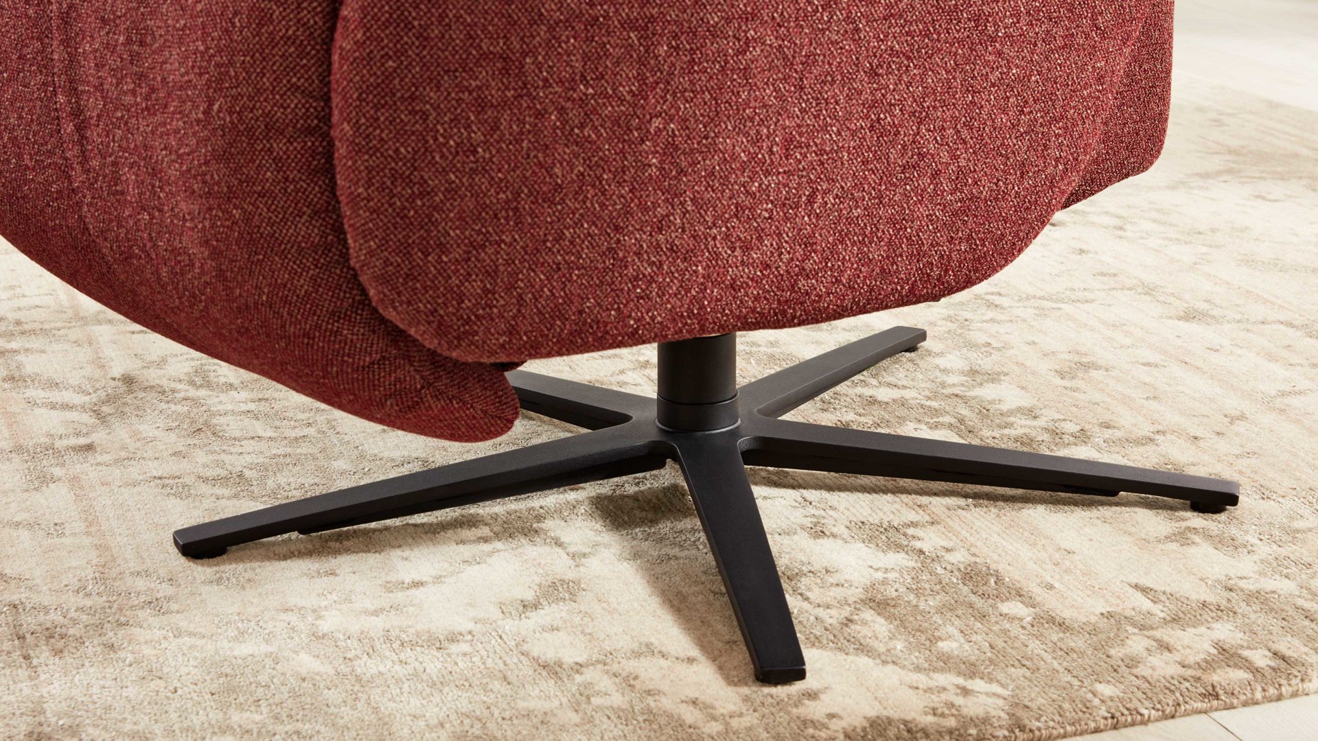 Relaxsessel Interliving aus Stoff in Rot Interliving Sessel Serie 4560 - Easy Swing Sessel chiantifarbener Melangebezug Q2 & anthrazitfarbener Sternfuß