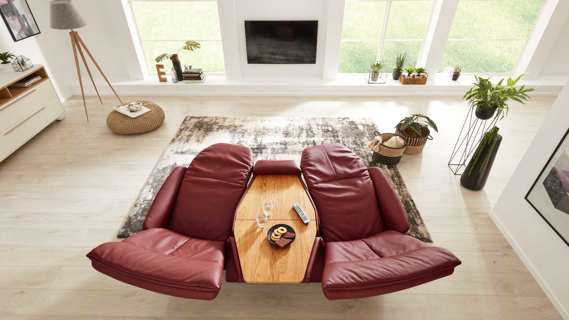 Dreisitzer Interliving aus Leder in Rot Interliving Sofa Serie 4210 – Trapezsofa barolofarbenes LongLife-Leder Rustika & anthrazitfarbene Metallfüße – Länge ca. 200 cm