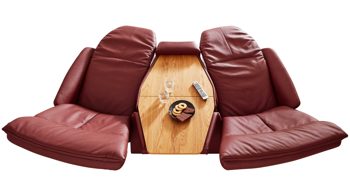 Dreisitzer Interliving aus Leder in Rot Interliving Sofa Serie 4210 – Trapezsofa barolofarbenes LongLife-Leder Rustika & anthrazitfarbene Metallfüße – Länge ca. 200 cm