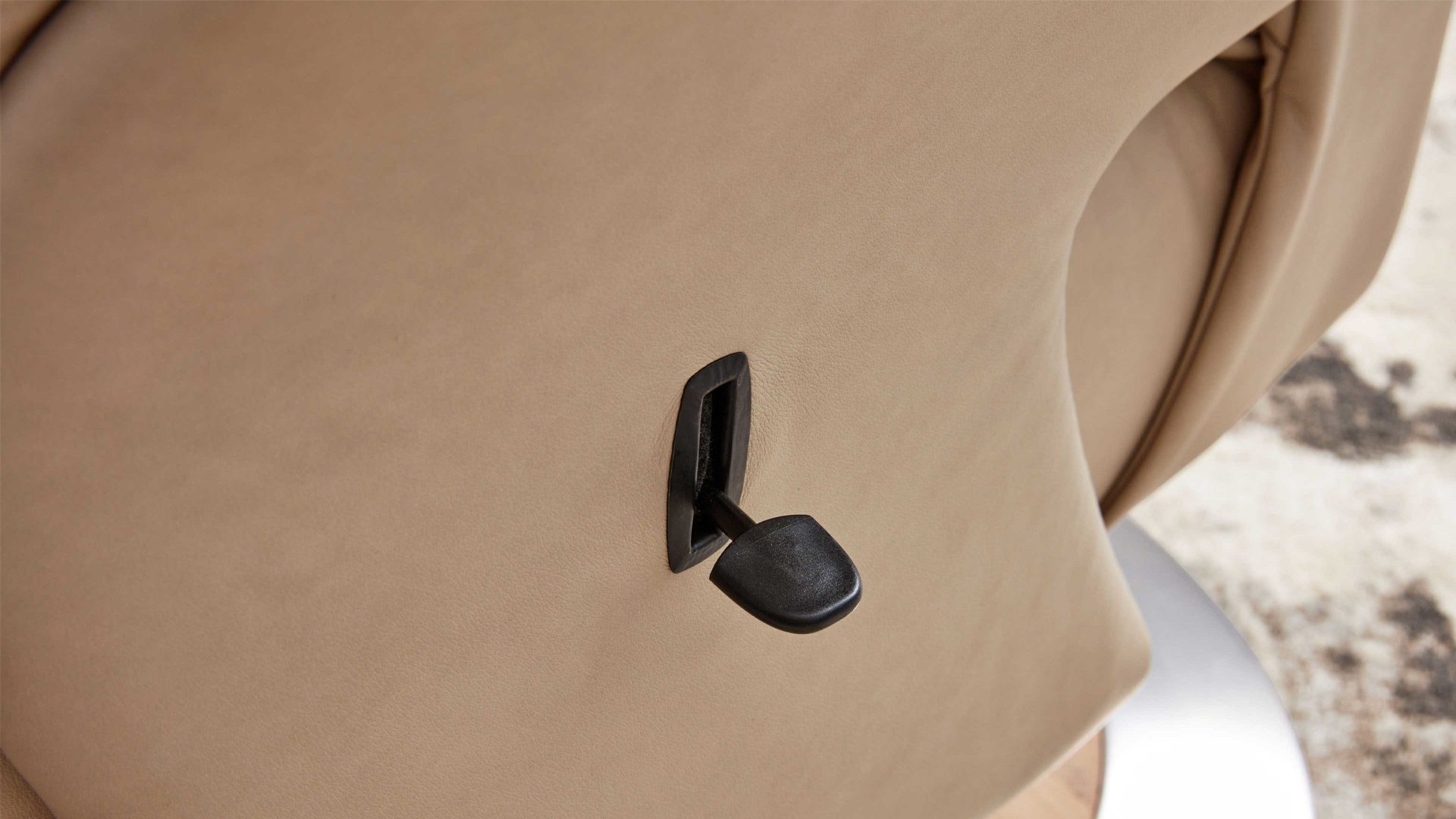 Relaxsessel Interliving aus Leder in Beige Interliving Sessel Serie 4562 - Easy Swing Sessel 51D44 klifffarbenes LongLife-Leder & biancofarbenes Holz