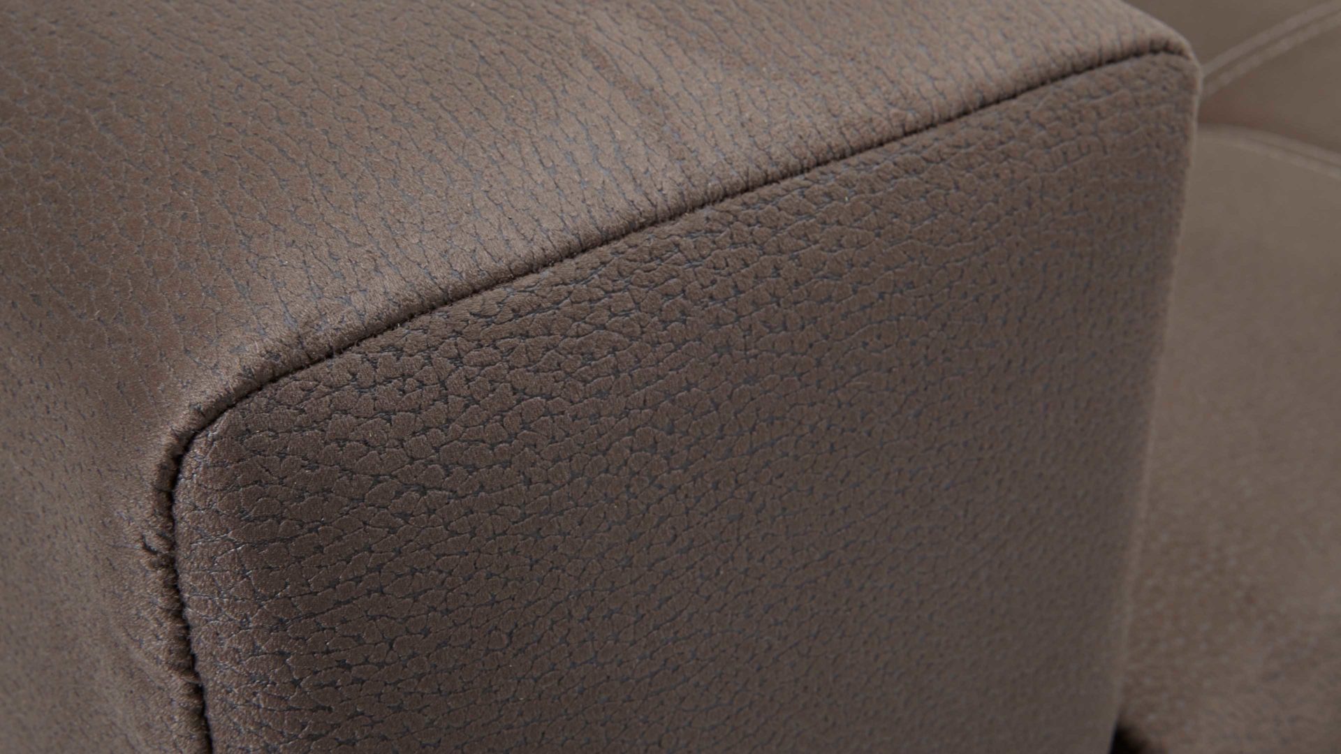 Ecksofa KAWOO aus Stoff in Dunkelbraun KAWOO Ecksofa Merlin mit Nosagunterfederung brauner Bezug Hero 15 & silberfarbene Holzfüße – Stellfläche ca. 262 x 200 cm