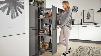 Einbauküche Interliving aus Holz in Weiß Interliving Küche Serie 3032 mit gorenje Einbaugeräten Weiß & Quarzgrau - Stellfläche ca. 395 x 245 cm