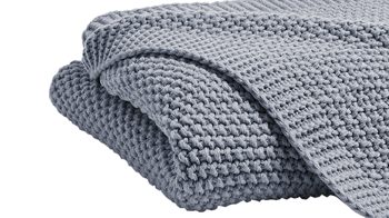 Wohndecke H. g. hahn haustextilien® aus Kunstfaser in Grau HAHN Strickdecke mittelgraue Kunstfaser - ca. 130 x 170 cm