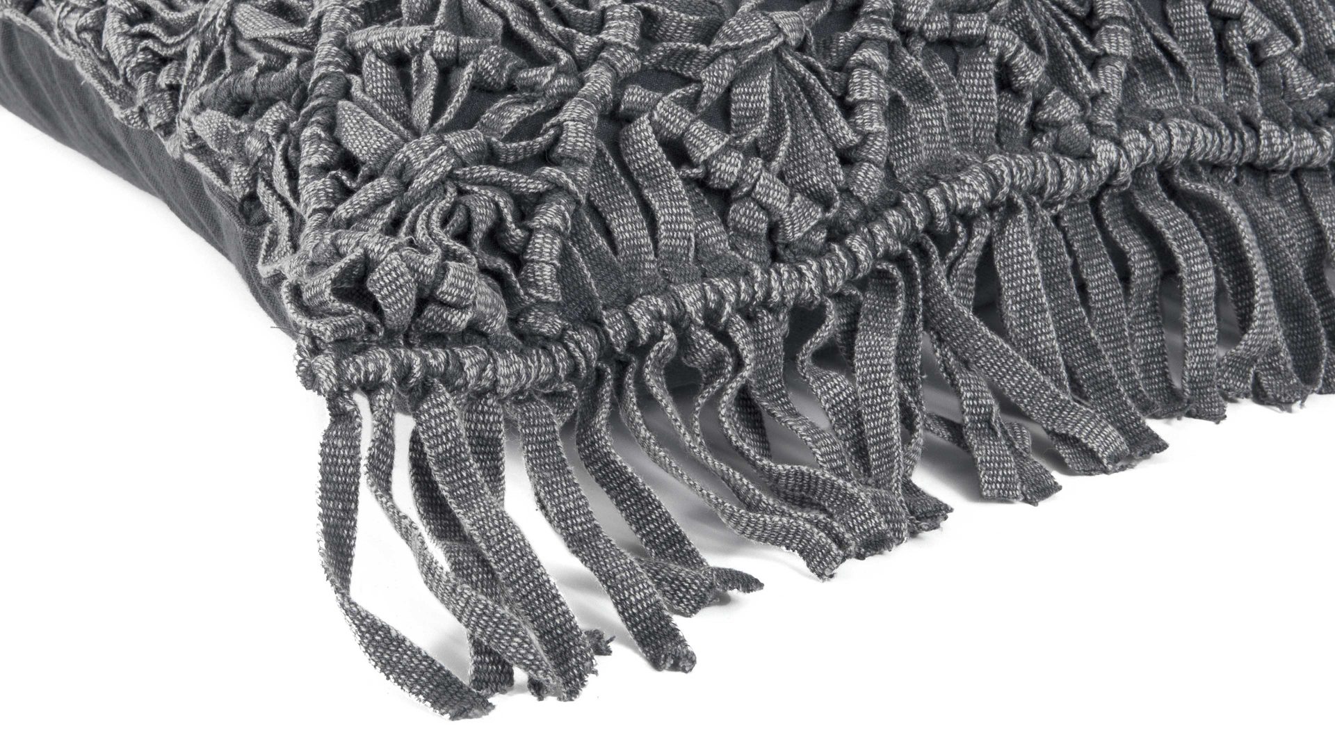 Kissenbezug /-hülle Magma sitting point aus Naturfaser in Schwarz MAGMA Kissenhülle Fringe anthrazitfarbene Baumwolle - ca. 45 x 45 cm