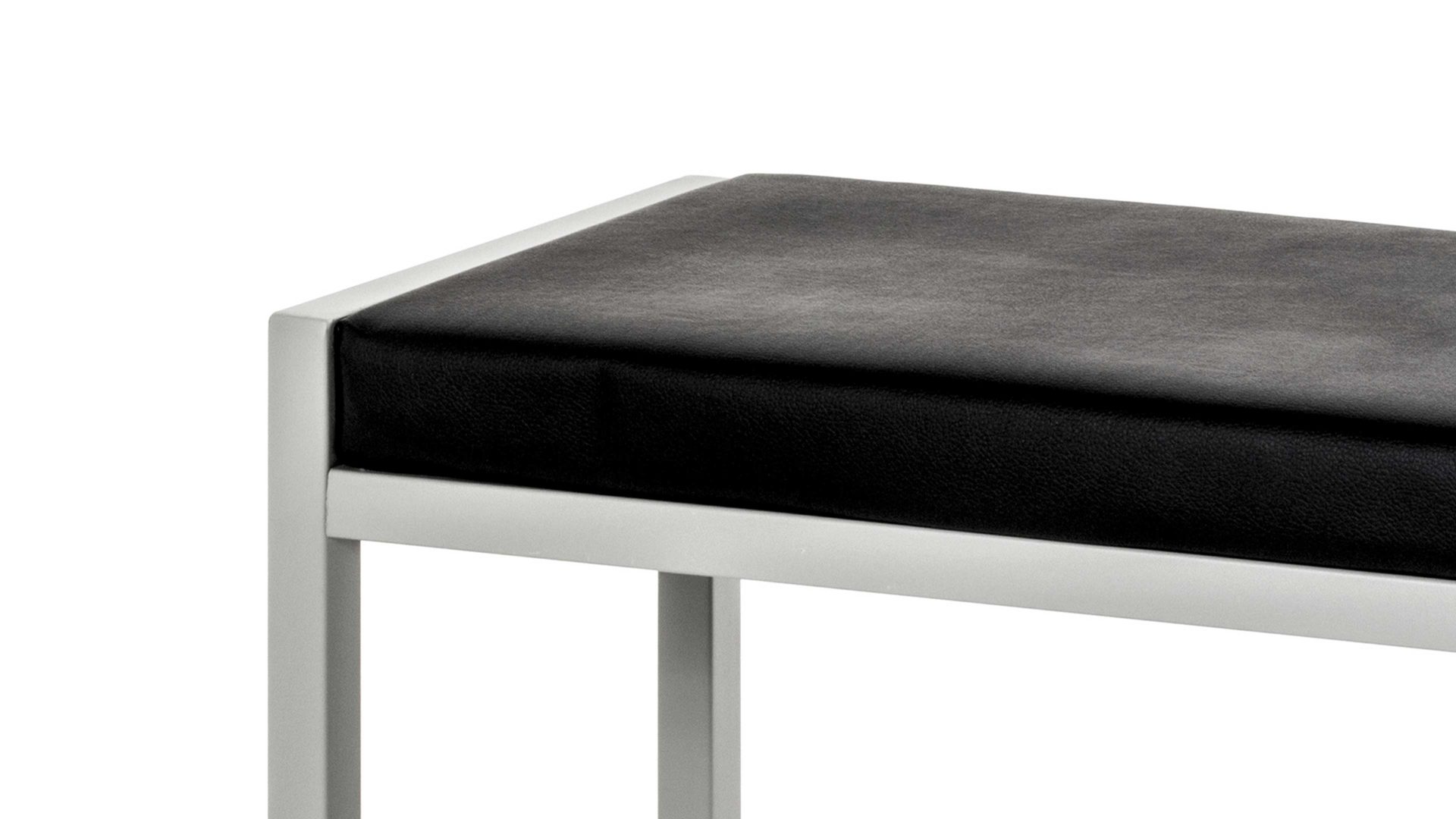 Garderobenbank Haku aus Metall in Schwarz Garderobenbank als Flurmöbel schwarzes Kunstleder & Aluminium