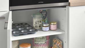 Einbauküche Interliving aus Holz in Weiß Interliving Küche Serie 3081 mit privileg Einbaugeräten Hochglanz Weiß & Natureiche - Stellfläche ca. 250 x 269 cm