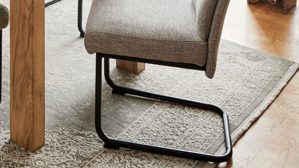 Vierfußstuhl PARTNERRING COLLECTION aus Stoff in Hellgrau PARTNERRING COLLECTION Schwingstuhl Miranda platingrauer Webstoff Fantasy & schwarzes Eisen