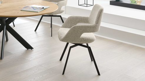 Vierfußstuhl Venjakob aus Stoff in Beige VENJAKOB Armlehnstuhl July sandfarben melierter Webstoff Hamburg & matt anthrazitfarbenes Metall