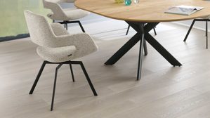 Vierfußstuhl Venjakob aus Stoff in Beige VENJAKOB Armlehnstuhl July sandfarben melierter Webstoff Hamburg & matt anthrazitfarbenes Metall