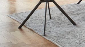 Vierfußstuhl Venjakob aus Stoff in Orange VENJAKOB Armlehnstuhl Margit cognacfarbene Mikrofaser Gavin & sepiafarbenes Metall