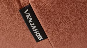 Vierfußstuhl Venjakob aus Stoff in Orange VENJAKOB Armlehnstuhl Margit cognacfarbene Mikrofaser Gavin & sepiafarbenes Metall