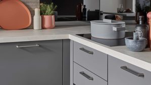 Einbauküche Nobilia® aus Holz in Grau nobilia® Einbauküche Senso mit Elektrogeräten, z. B.  Kühlschrank Schiefergrau - zweiteilig