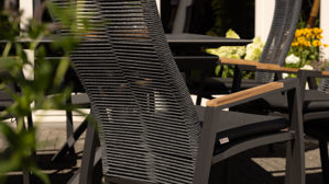 Gartenstuhl /-sessel Interliving aus Kunstfaser in Holzfarben Interliving Gartenmöbel Serie 7011 - Positionsstuhl Teak, anthrazitfarbenes Rope, TEXTILENE® & Aluminium