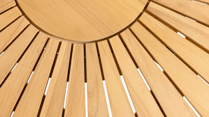 Gartentisch Interliving aus Holz in Holzfarben Interliving Gartenmöbel Serie 7011 - Esstisch Teakholz & anthrazitfarbenes Aluminium - Durchmesser ca. 140 cm