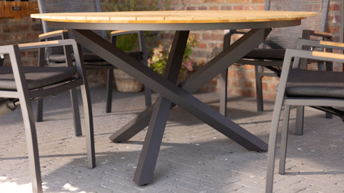 Gartentisch Interliving aus Holz in Holzfarben Interliving Gartenmöbel Serie 7011 - Esstisch Teakholz & anthrazitfarbenes Aluminium - Durchmesser ca. 140 cm