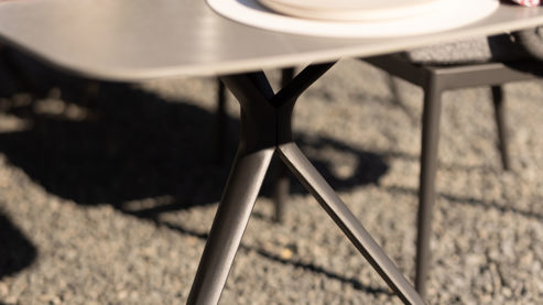 Gartentisch Interliving aus Stein in Grau Interliving Gartenmöbel Serie 7012 - Esstisch gesinterter grauer Stein & anthrazitfarbenes Aluminium - ca. 220 x 100 cm