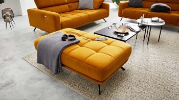 Polsterhocker Interliving aus Stoff in Orange Interliving Sofa Serie 4303 – XXL-Hocker curryfarbene Wirkware Salsa - ca. 126 x 76 cm