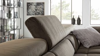 Ecksofa Interliving aus Stoff in Dunkelgrün Interliving Sofa Serie 4303 – Ecksofa olivfarbene Wirkware Salsa - Stellfläche ca. 323 x 190 cm