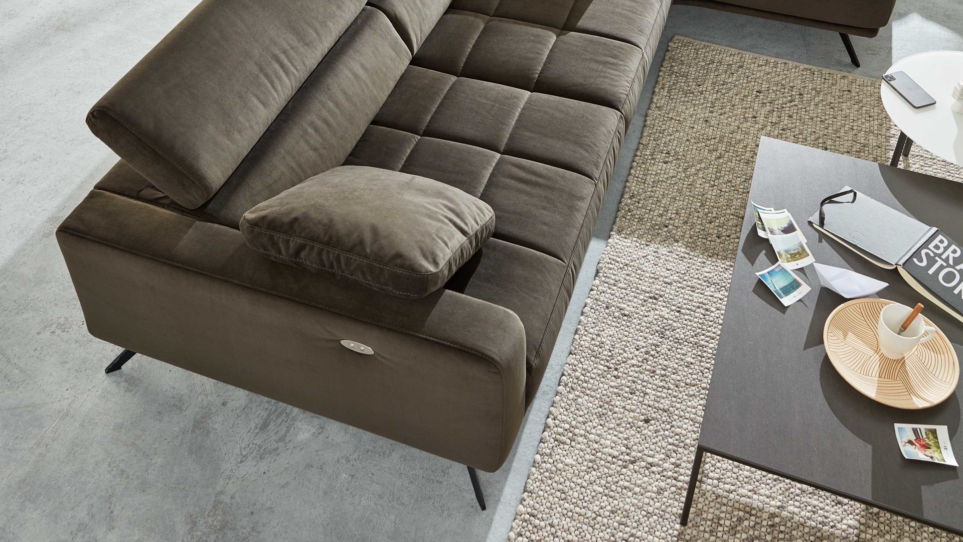 Einzelkissen Interliving aus Stoff in Dunkelgrün Interliving Sofa Serie 4303 – Armlehnkissen olivfarbene Wirkware Salsa - ca. 45 x 50 cm