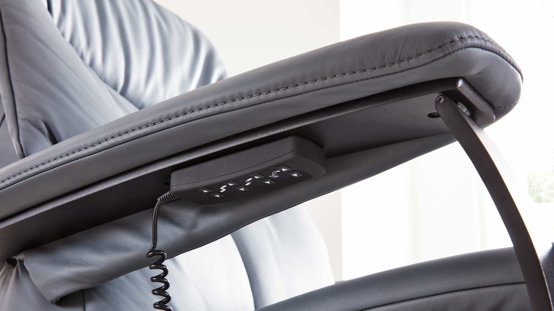 Relaxsessel Interliving aus Leder in Blau Interliving Sessel Serie 4561 - Easy Swing Sessel meerblaues LongLife-Leder & anthrazitfarbener Sternfuß