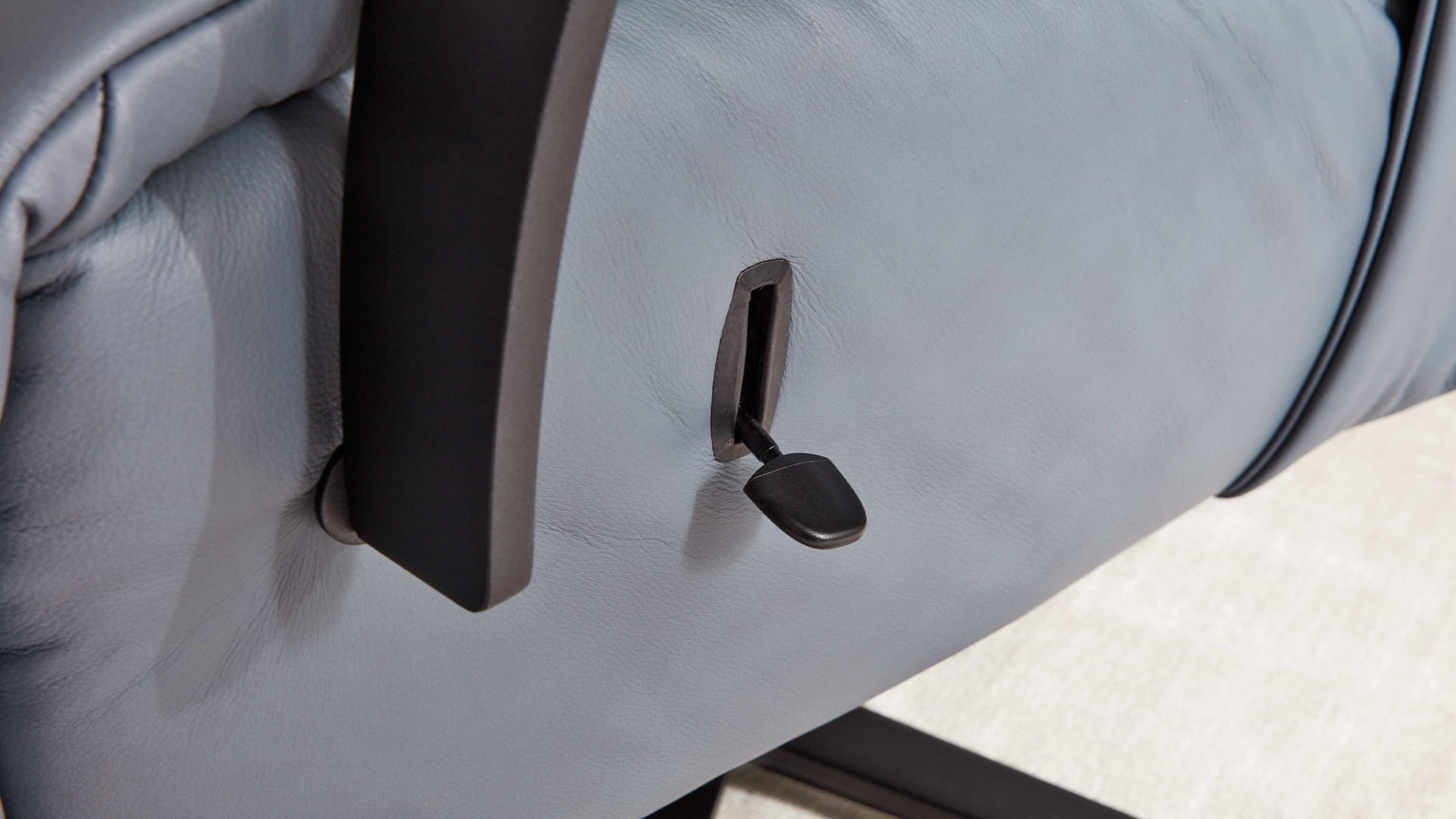 Relaxsessel Interliving aus Leder in Blau Interliving Sessel Serie 4561 - Easy Swing Sessel meerblaues LongLife-Leder & anthrazitfarbener Sternfuß