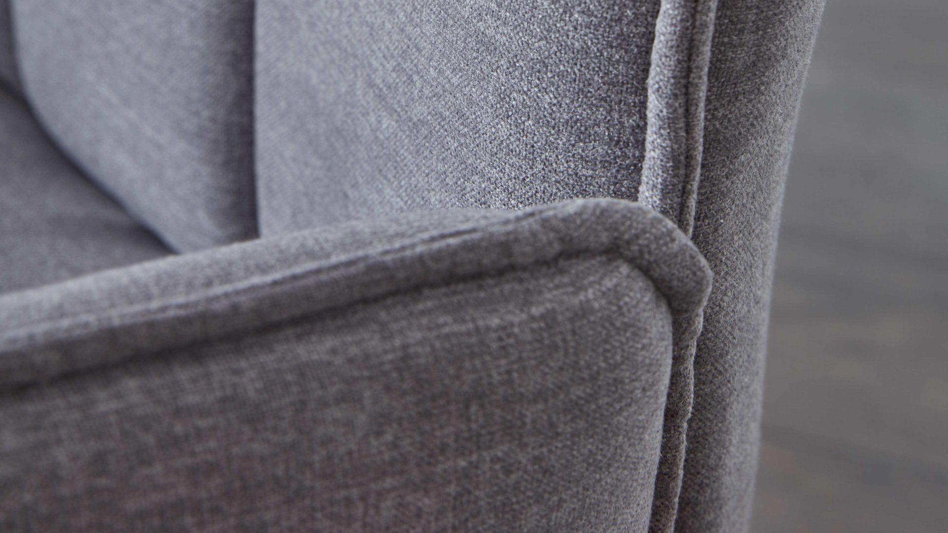 Polsterstuhl Interliving aus Stoff in Grau Interliving Esszimmer Serie 5102 – Armlehn-Polsterstuhl kieselfarbener Webstoff Tirol 489 & Eiche