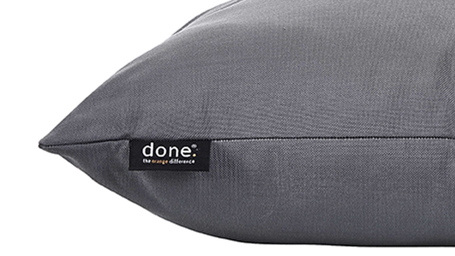 Einzelkissen Done.® aus Kunstfaser in Dunkelgrau done.® Kissen Cushion Outside dunkelgrauer Olefinbezug – ca. 45 x 45 cm