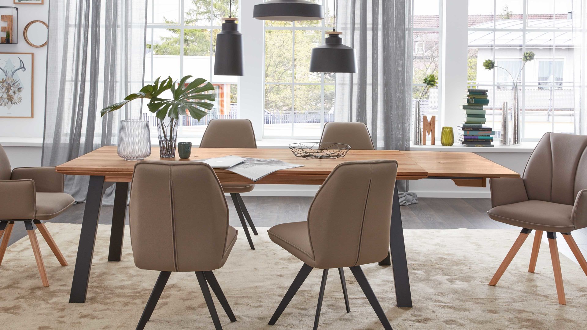 Auszugtisch Interliving aus Holz in Holzfarben Interliving Esszimmer Serie 5102 – Auszugtisch Charakter-Kernbuche & schwarzes Holz – ca. 180-230 x 100 cm