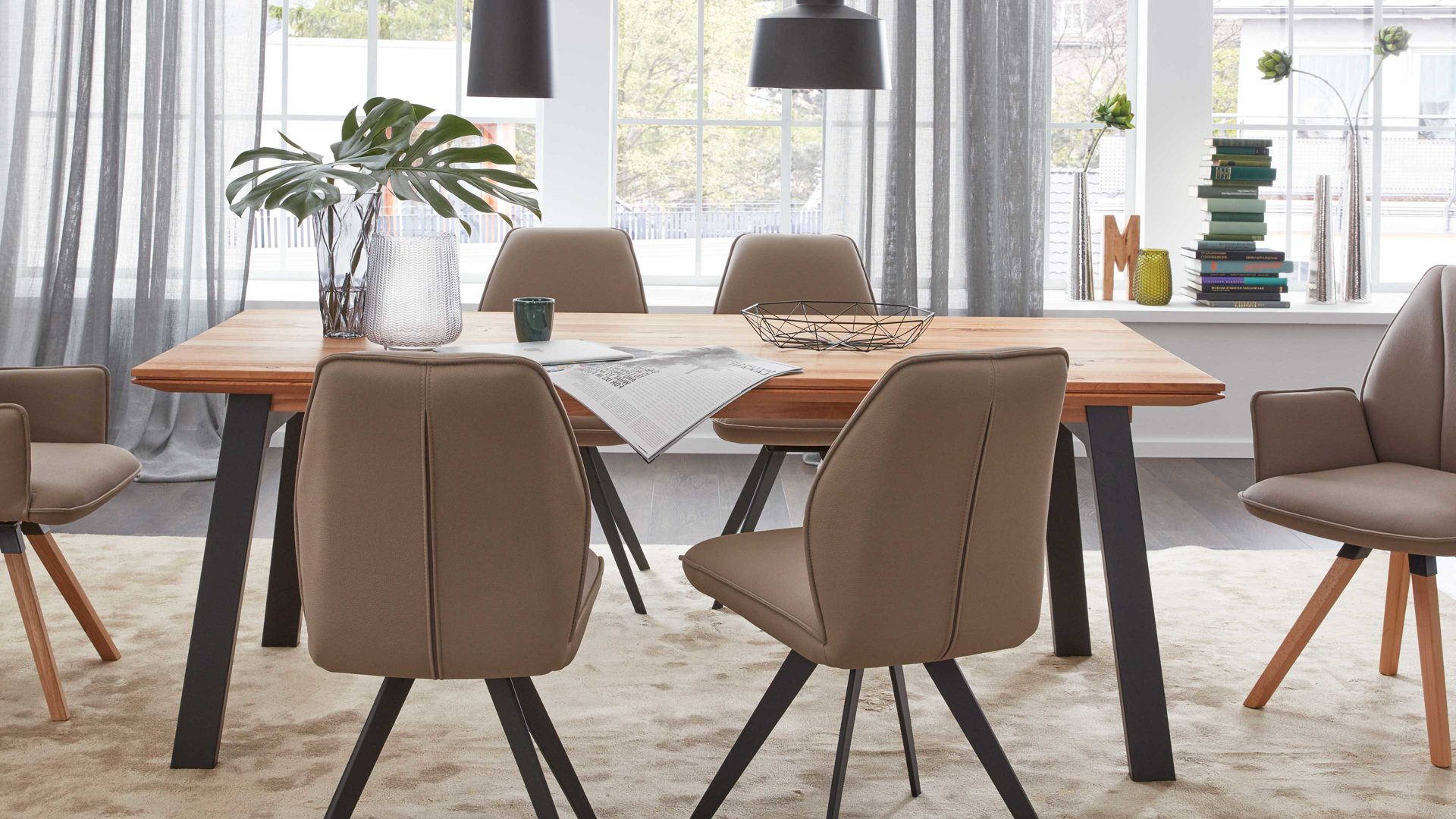 Auszugtisch Interliving aus Holz in Holzfarben Interliving Esszimmer Serie 5102 – Auszugtisch Charakter-Kernbuche & schwarzes Holz – ca. 180-230 x 100 cm