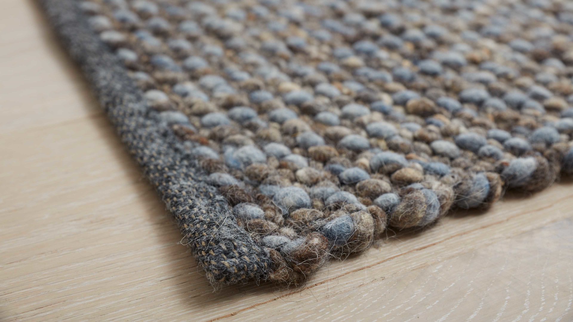 Handwebteppich Interliving aus Naturfaser in Dunkelblau Interliving Teppich Serie B-8001 oceanfarbene Schurwolle – ca. 65 x 130 cm