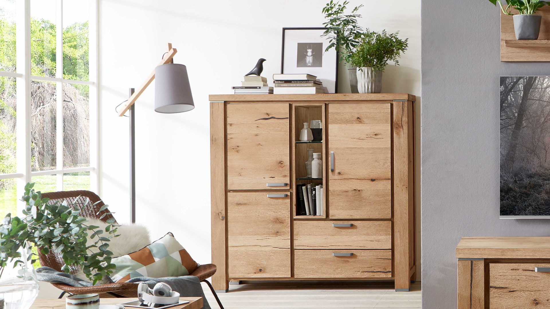 Highboard WOODS & TRENDS aus Holz in Holzfarben WOODS & TRENDS Highboard bzw. Wohnzimmerschrank Canova railwaybraunes Eichefurnier & Metall – zwei Türen, zwei Schubladen