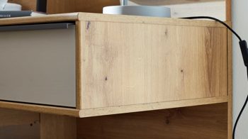 Nachtkommode Interliving aus Holz in Hellgrau Interliving Kleiderschrank Serie 1205 – Nachtkonsole 526 eine Schublade - Champagner & Eiche Bianco