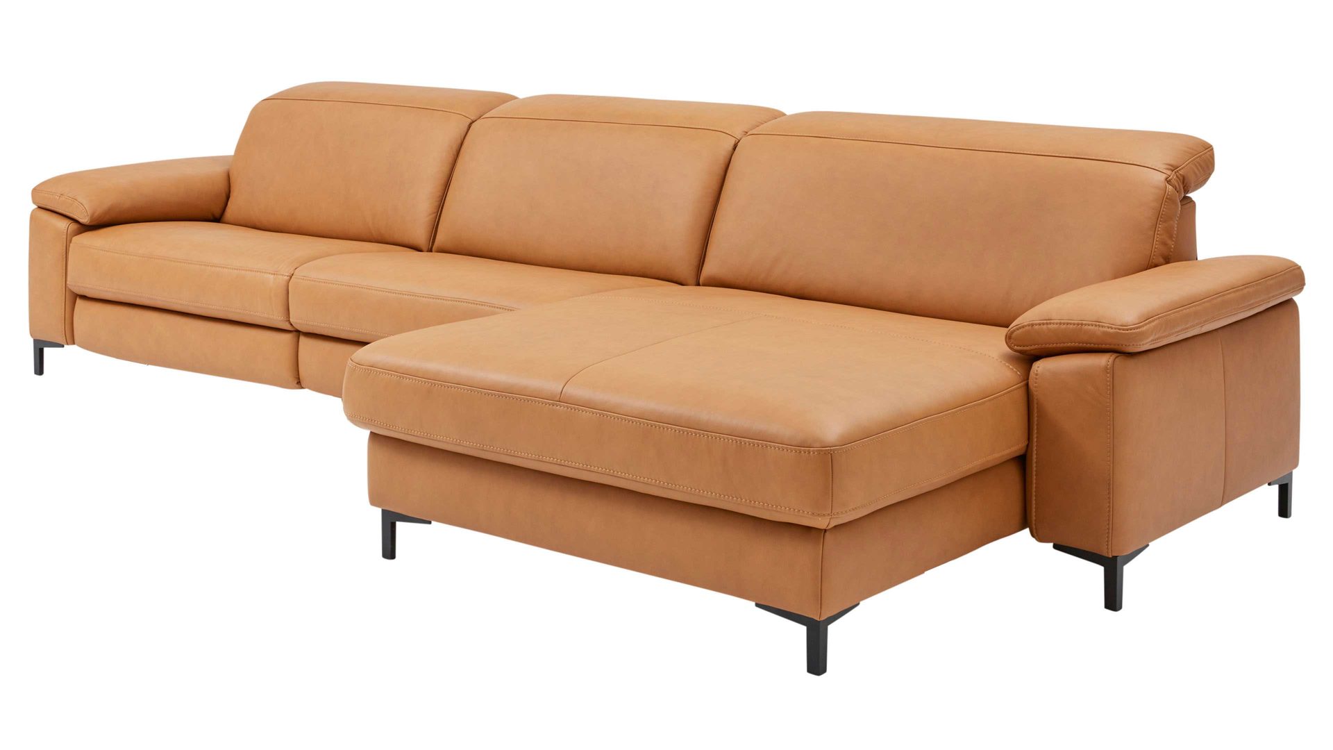 Ecksofa Interliving aus Leder in Orange Interliving Sofa Serie 4054 – Ecksofa kurkumafarbenes LongLife-Leder Vivre & schwarze Metallfüße – Stellfläche ca. 347 x 176 cm