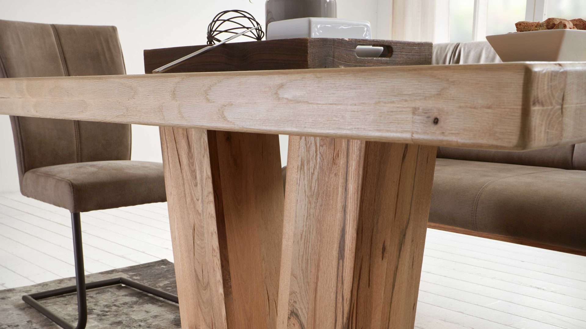 Esstisch Niehoff sitzmoebel aus Holz in Holzfarben NIEHOFF SITZMÖBEL Massivholz-Esstisch Alexa Balkeneiche & schwarzes Eisen – ca. 160 x 90 cm