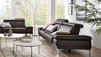 Zweisitzer Interliving aus Leder in Dunkelgrau Interliving Sofa Serie 4251 – Zweisitzer mit Sitztiefenverstellung Breite ca. 250 cm - dunkelgraues Leder Vintage grey & Metallfüße
