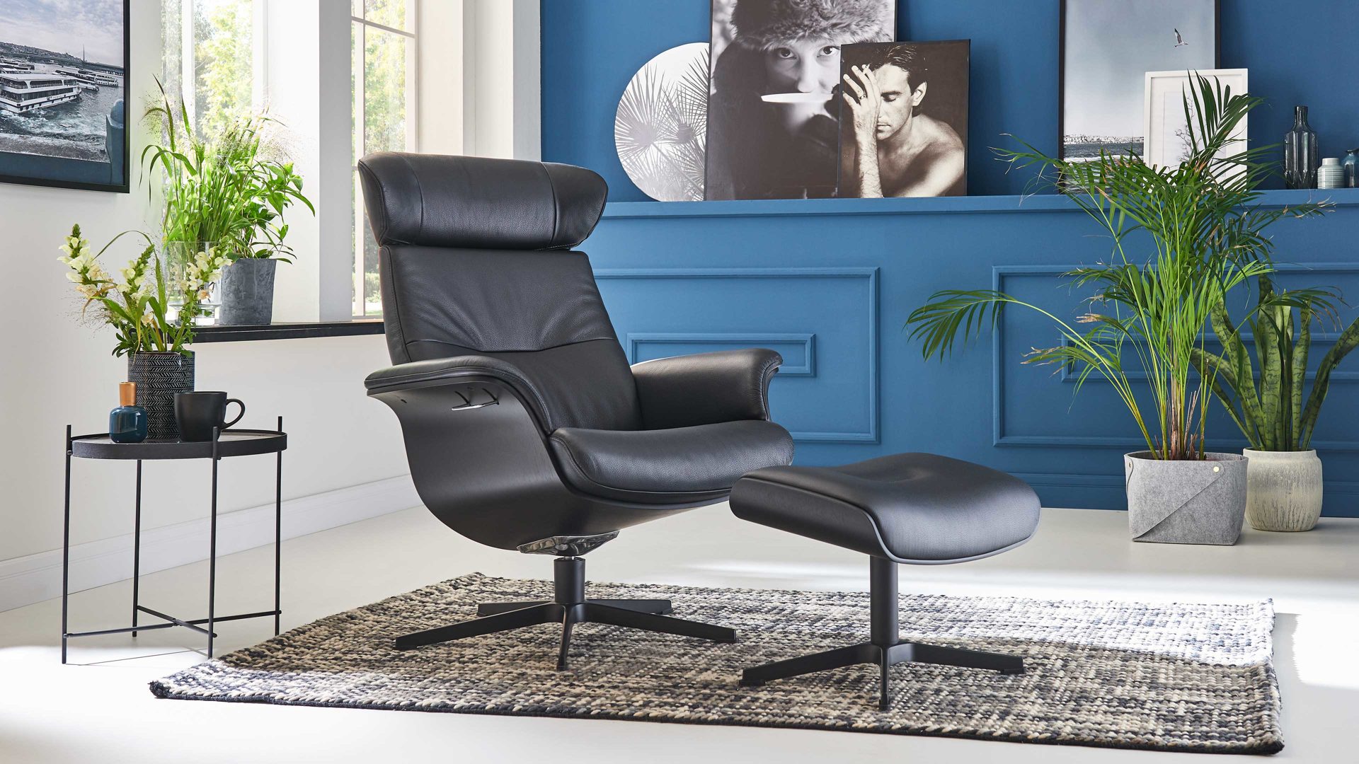 Relaxsessel Conform® aus Leder in Schwarz CONFORM® Relaxsessel Timeout mit Lederbezug schwarzes Leder Memo & schwarzes Aluminiumgestell