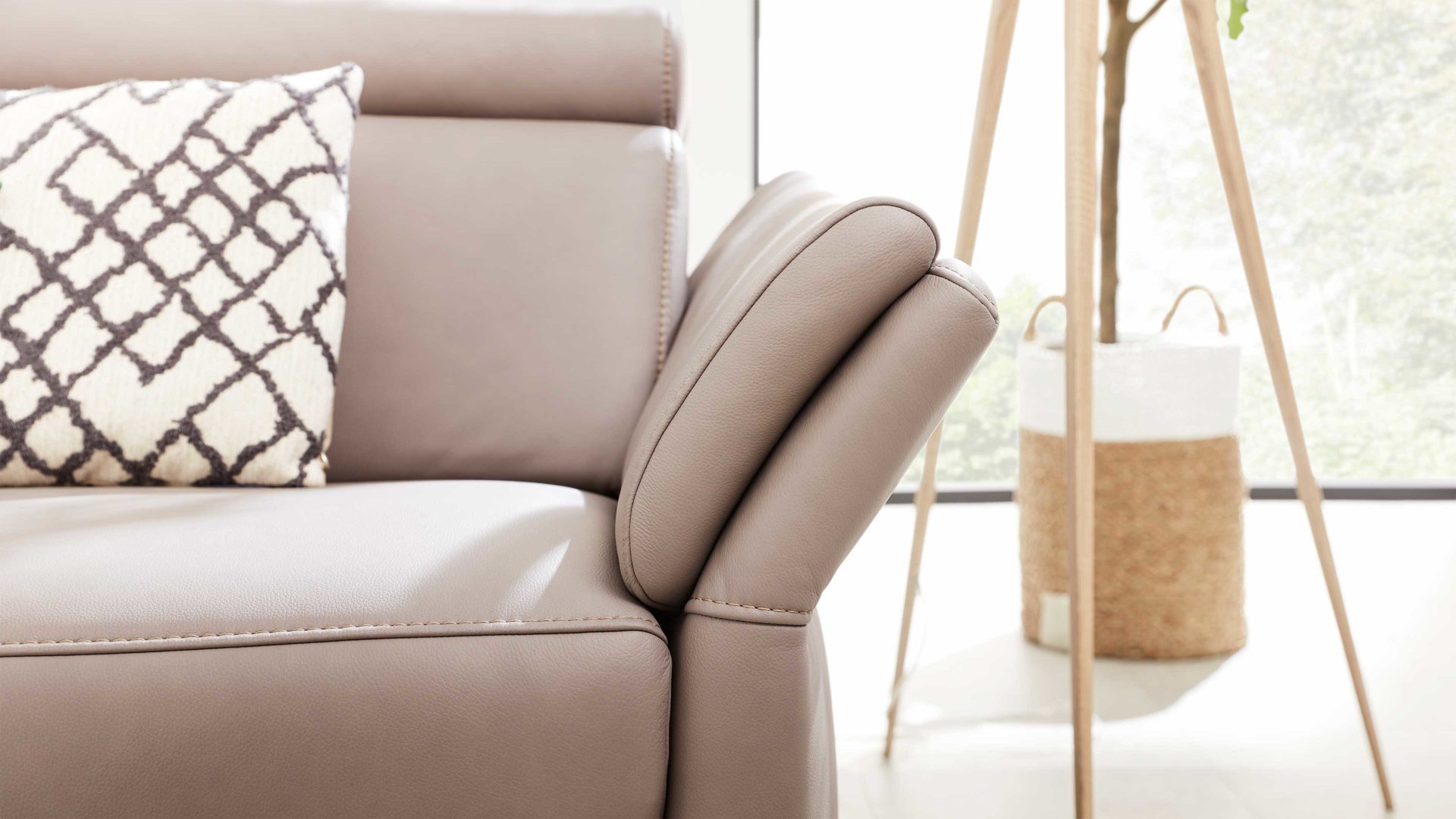 Mehrpreis Interliving aus Metall in Transparent Interliving Sofa Serie 4055 - Liegearmlehne manuelle Funktion