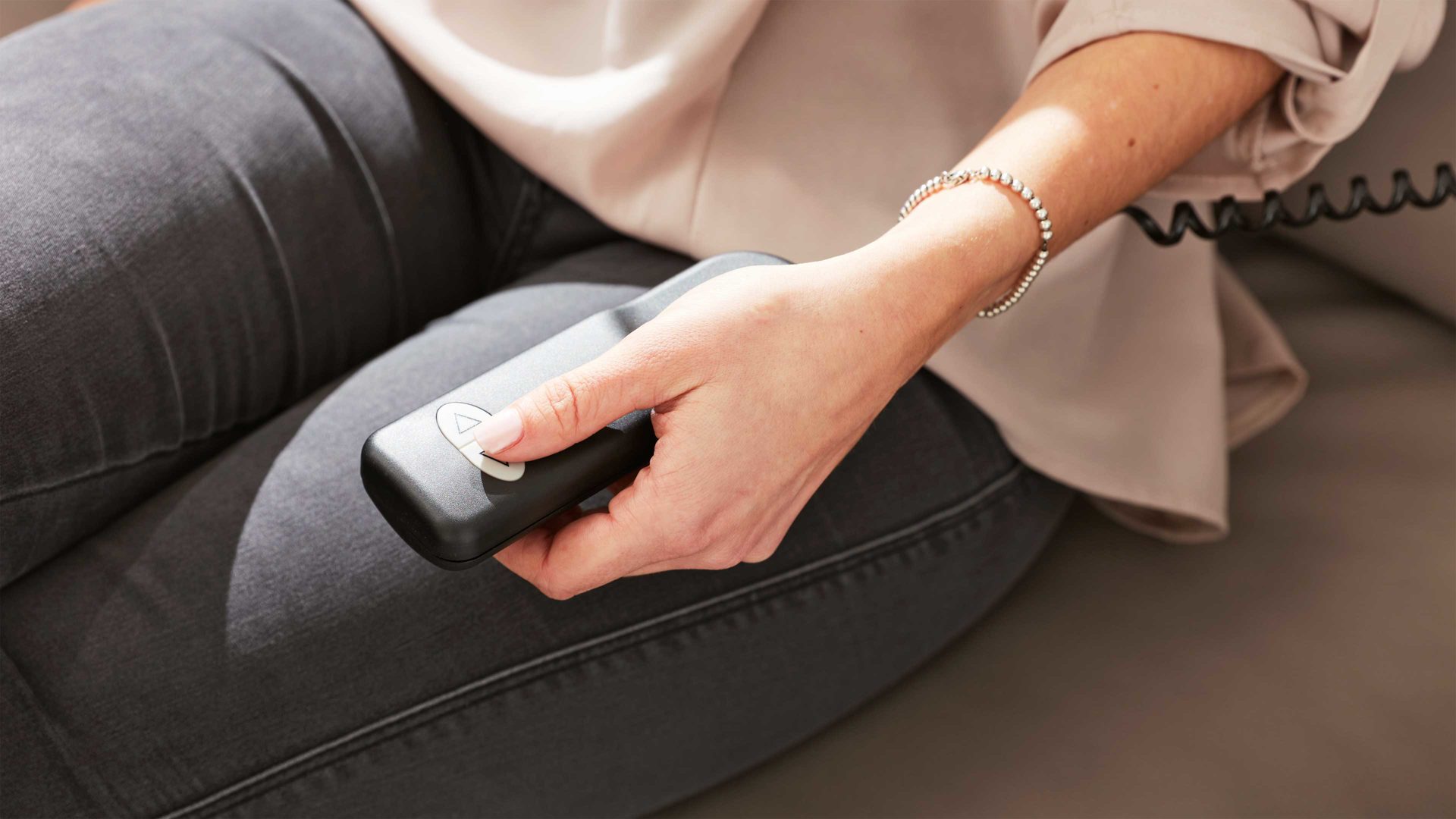 Mehrpreis Interliving aus Metall in Transparent Interliving Sofa Serie 4055 - Relaxfunktion MoLi einmotorige Relaxfunktion