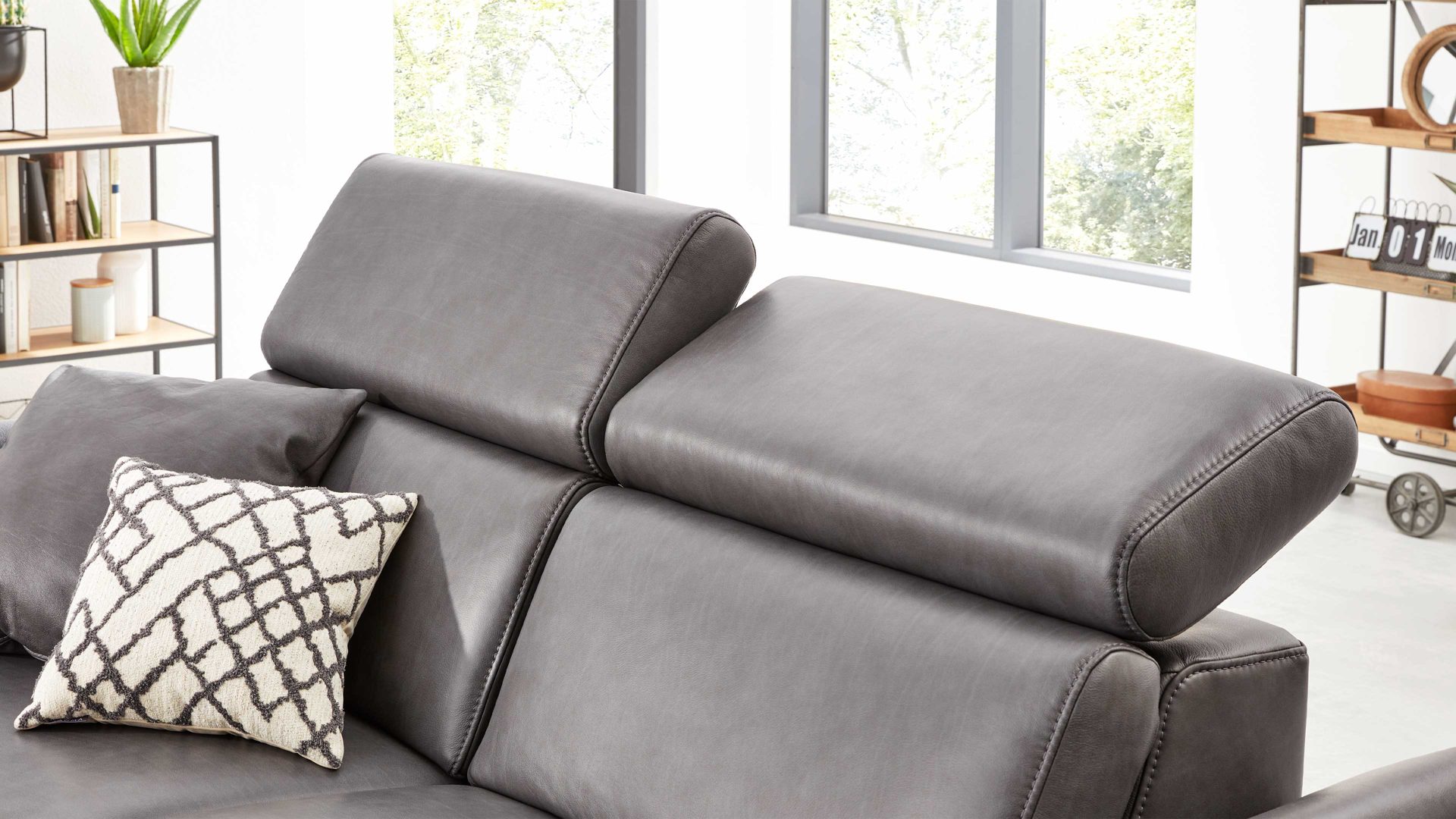 2,5-Sitzer Interliving aus Leder in Anthrazit Interliving Sofa Serie 4055 - 2,5-Sitzer 2,5KV anthrazitfarbenes LongLife-Leder Texas - Länge ca. 196 cm