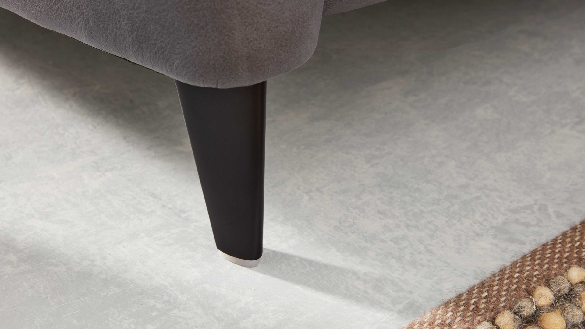 Recamiere Interliving aus Leder in Anthrazit Interliving Sofa Serie 4055 - Recamiere 2,5RECRKV anthrazitfarbenes LongLife-Leder Texas - Länge ca. 222 cm